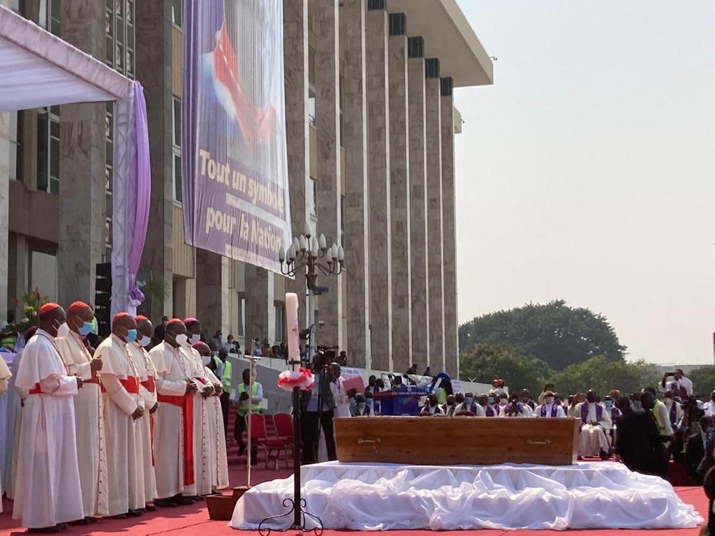 Hommage au palais du peuple RDC